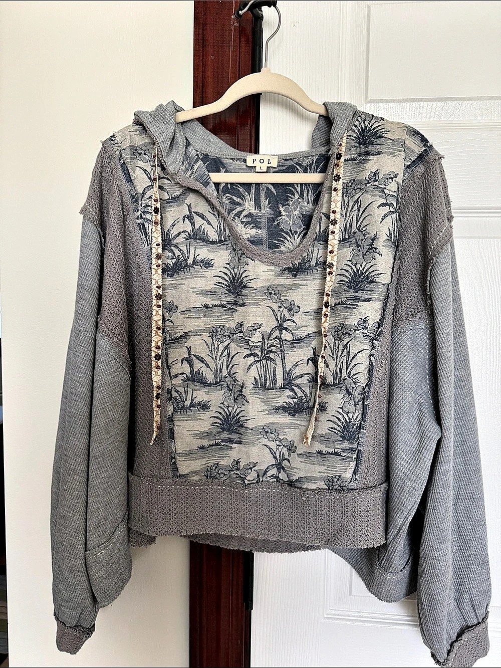 POL Waffle Knit Mixed Media Floral Print Hoodie Gray & Blue Large